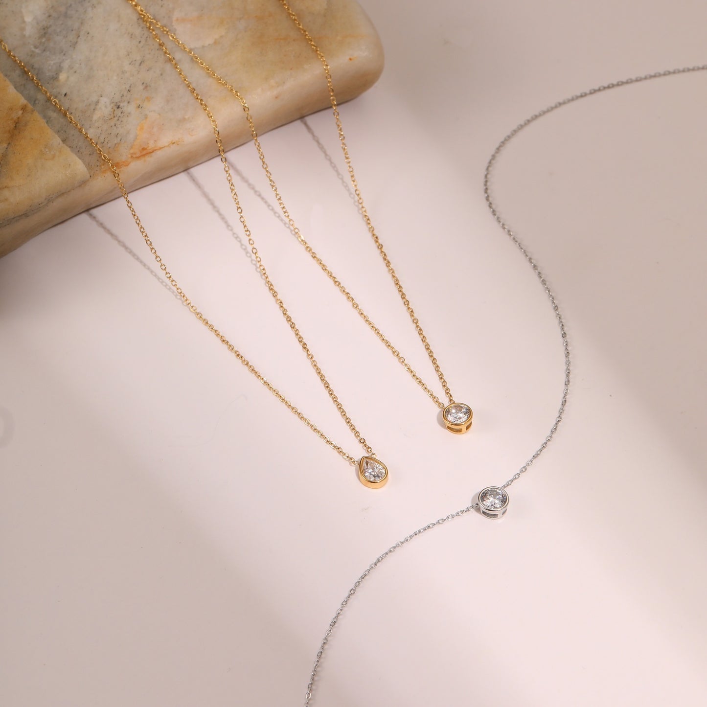 European And American Stainless Steel Necklace Gold-plated Inlaid Zircon High Sense