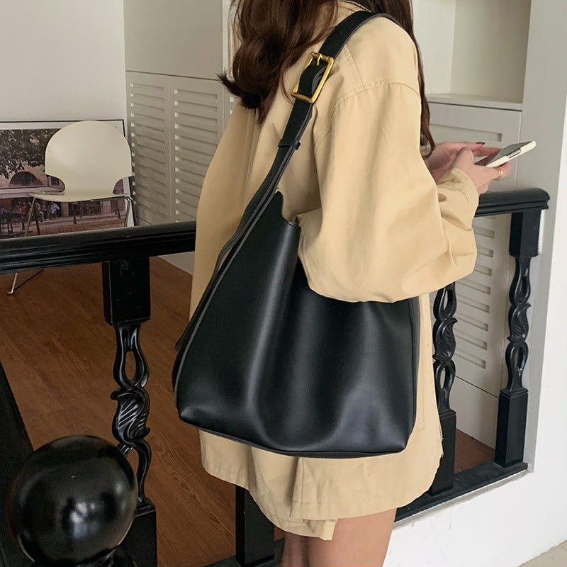 Women's Minimalist Shoulder Bag