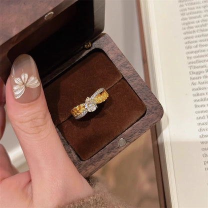 Twist Weave Water Drop Zircon Ring