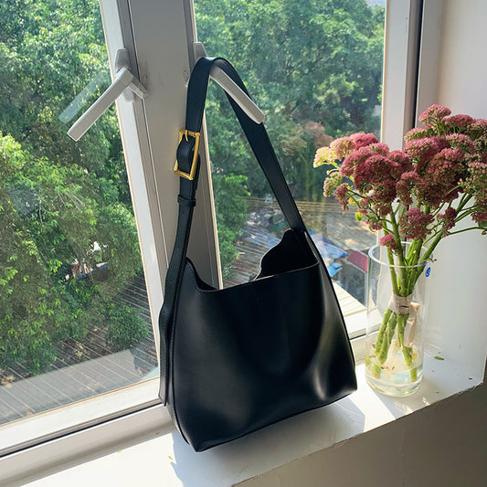 Women's Minimalist Shoulder Bag