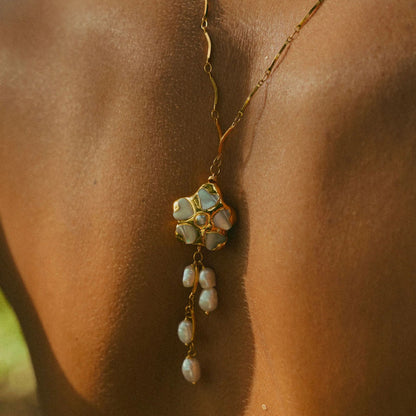 Female Flower Pearl Necklace