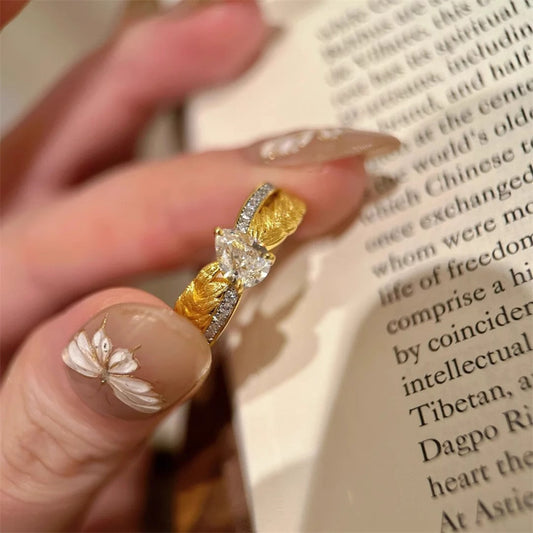Twist Weave Water Drop Zircon Ring