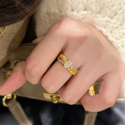 Twist Weave Water Drop Zircon Ring