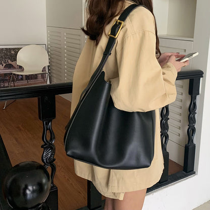 Women's Minimalist Shoulder Bag